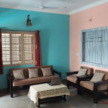 2Bhk - Near Airport - Free Parking - Budget-Friendly